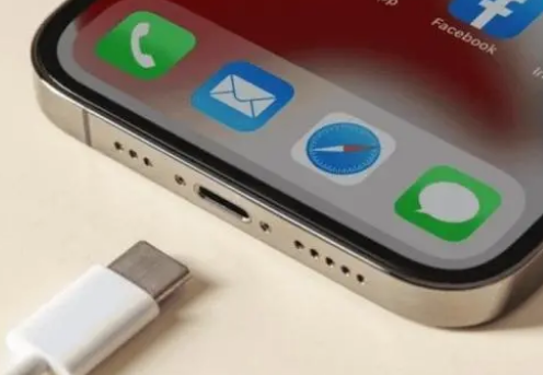 开封苹果15维修分享iPhone15改USB-C接口后能和安卓用户互借充电器吗 